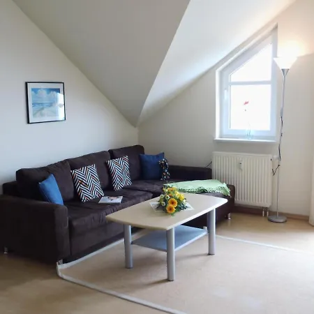 Grosszuegige Mit Haffblick, Balkon Und Poolnutzung 別荘 レリク