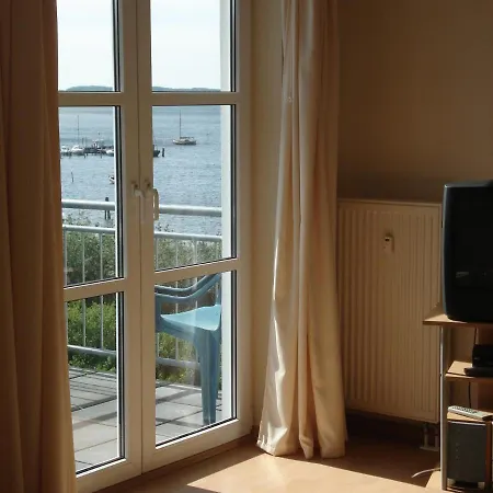 別荘 Grosszuegige Mit Haffblick, Balkon Und Poolnutzung *
